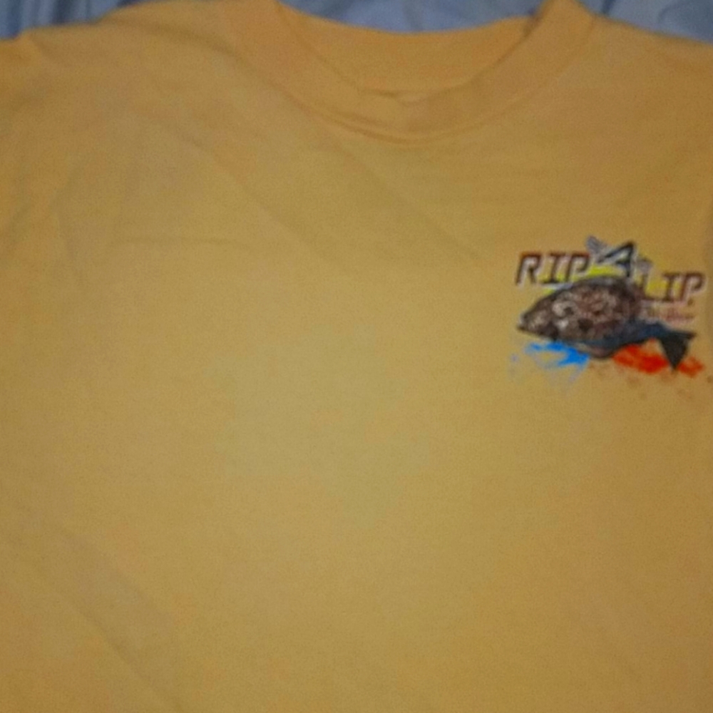 Men's Rip A Lip tshirt sz Med, yellow